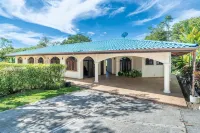 Beautiful Ocean Views, 15 minutes to the beach, Luxury Spanish Villa.