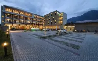 Hotel Grand Papua Sentani - parkir