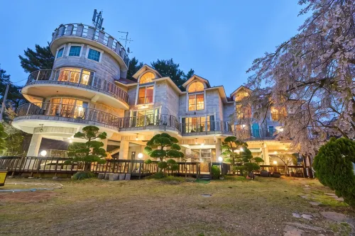 Seosan Gaetmaeul Villa Pension - مسبح