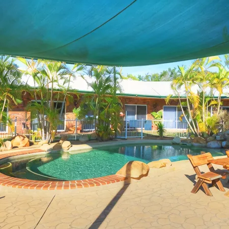Heritage Lodge Motel
