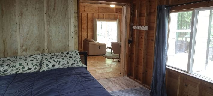 Cabin in the woods. Minutes to Pymatuning Lake. Hotels in Ashtabula County