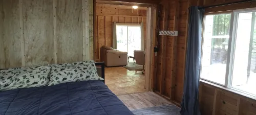 Cabin in the woods. Minutes to Pymatuning Lake.