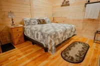 Tiny Timber-28 Miles to Yellowstone - Chalets