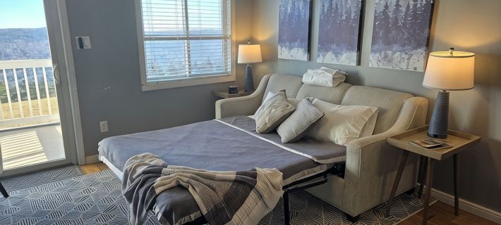 Mtn Lodge - 1st Floor - Mtn Views - Pvt Parking! エドレーのホテル