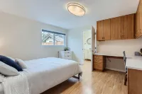 Entire home: Charming Home with Beautiful Yard