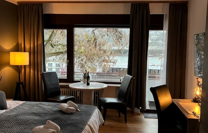 Rhine panorama suite with balcony