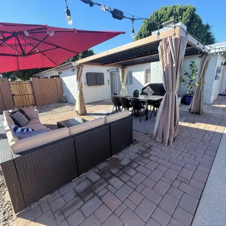 Sunset Hideaway: Your Luxury Dream Summer Retreat