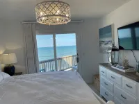 6 Bed Oceanfront Home in Obx w/ Hot Tub! - Wifi