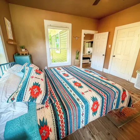 1700ft Gamers Nest 3 Bedroom 2 Bath 2 Kings 2 Queens and a Full!  Bomb Backyard! Hôtels à : Comte de Lamar