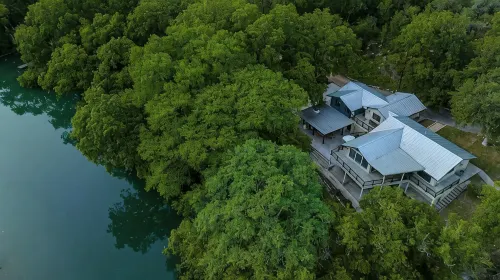 Luxury Riverfront Villa with Firepit & Gameroom!