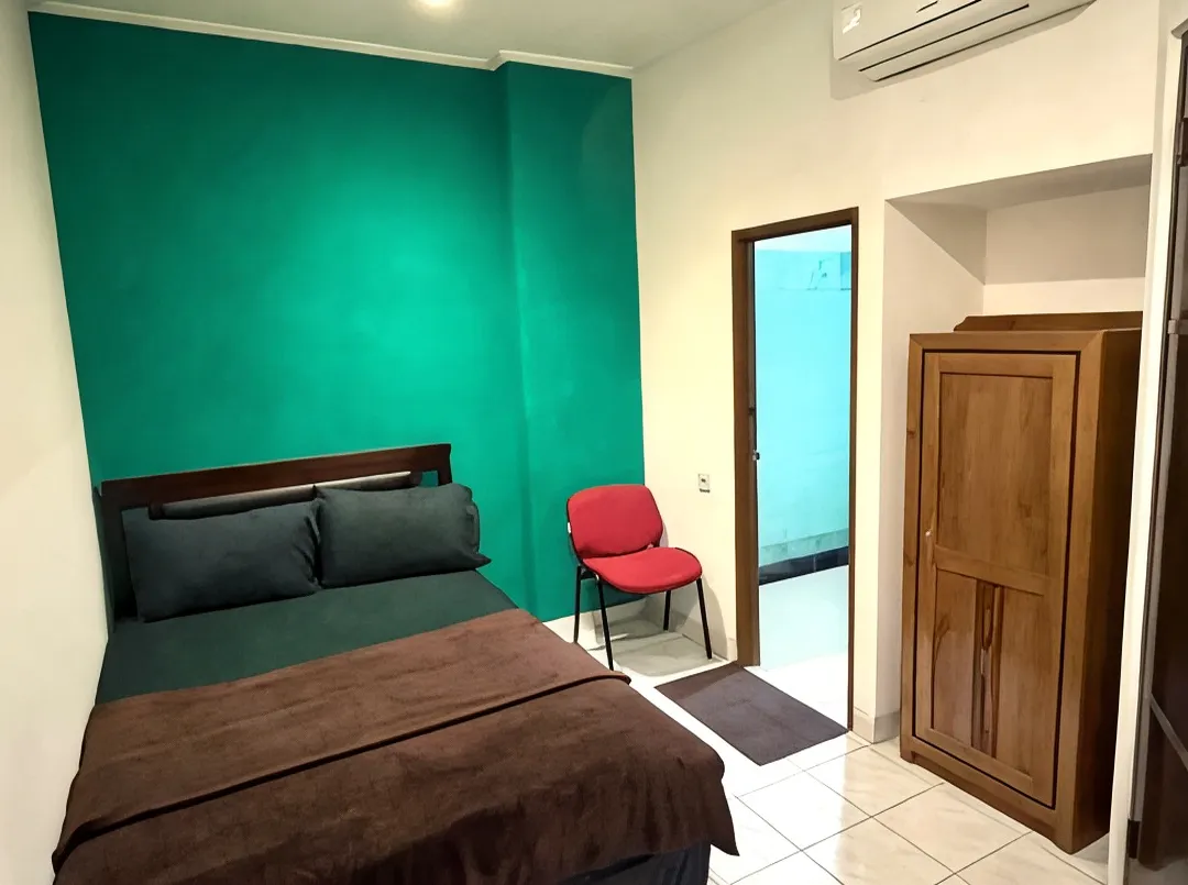 M O M Guest House - Giacarta