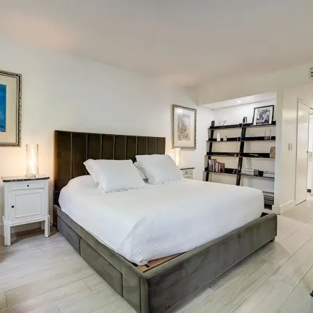 Key Biscayne Luxury Retreat - Fully Remoleded 3 Bedroom 2,000 SF Residence