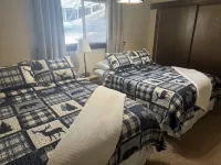 Cozy 3-bedroom chalet with loft in charming Mi-Wuk Village. - Hytter