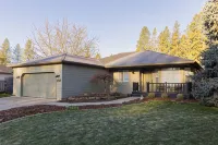 Pet & Family Friendly Home Near Lake & Downtown CDA - 4-Star