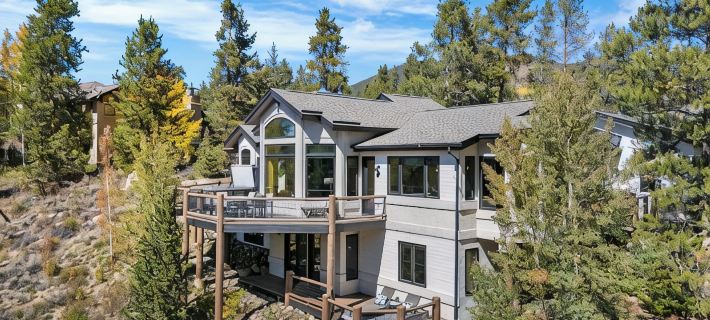 Luxury Keystone Riverfront House w/ Hot Tub, Mountain Views, Golf & Ski Access Ξενοδοχεία στην πόλη Keystone