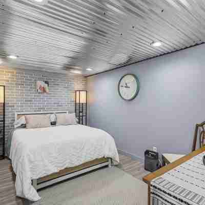 Welcome to the Charming Stone Haven, a Beautiful Three Bedroom Property. Rooms