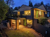 Luxury Spa, Patio, Deck & Views of Puget Sound in the Heart of Old Town, Tacoma - 4-Star