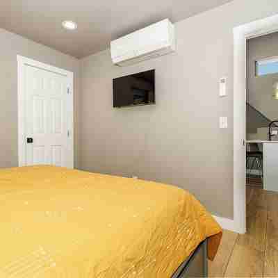 Cozy 1-bedroom MIL - fresh, clean and great location! Rooms
