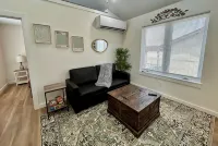 Cozy Cody Getaway - Kitchenette