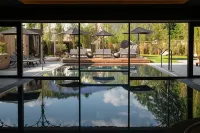 Best Western Premier le Chapitre Hotel  Spa - Pools