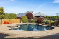 Kaikoura Top 10 Holiday Park - piscina