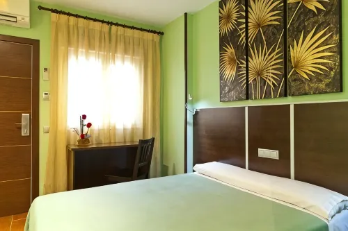 Hostal Avenida Barajas - Pensions
