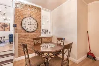 406 Canyon Rd #2