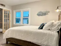 Waterfront Lakehouse Near Fifa Gillette Stadium, Central to Boston & Providence Hotels in Wrentham