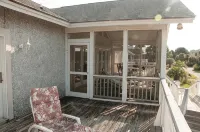Relax by the Sea! Wide Beach! Beautiful view from porch. - Wifi