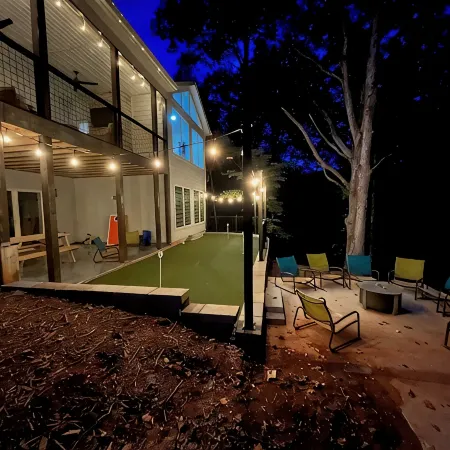 Lakefront home w/covered dock*Pool table*Kayak/SUP*11mi to Clemson*Hot tub