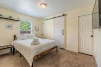 Spacious 5-bedroom bungalow in charming McKinney with huge parking space - 4-نجوم