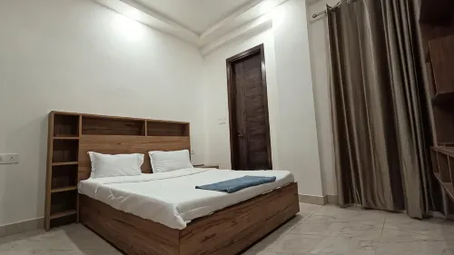 85 the Ganges 2 BHK Apartment for Homestay - Apartments