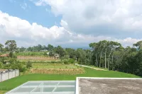 TwoSpaces Living at DeRos Resort & Cafe, Bogor - Mountain view