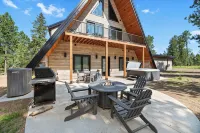 A-Frame of Mind in tranquil Lead with AC, WiFi, hot tub and outdoor pool access - Homestays