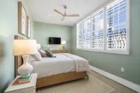 Beautifully Remodeled 2-Bedroom, 2-Bath Apt in Historic Downtown Venice, FL - Boutique