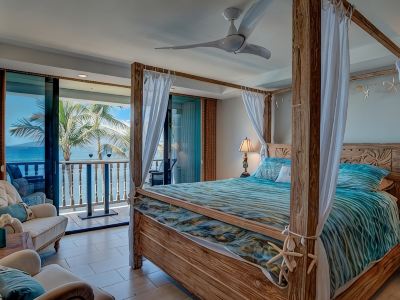 Romantic Oceanfront Condo at Lahaina Shores with Sweeping Ocean Views