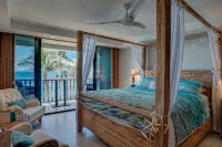 Romantic Oceanfront Condo at Lahaina Shores with Sweeping Ocean Views