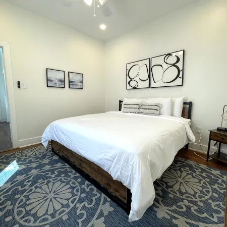 Lovely 3 Bedroom Shotgun Home - 15 Minutes to French Quarter Отели рядом с достопримечательностью «Зоопарк «Одюбон»»