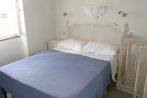 A few meters from the sea, with sea view balconies in the 5 Terre park.