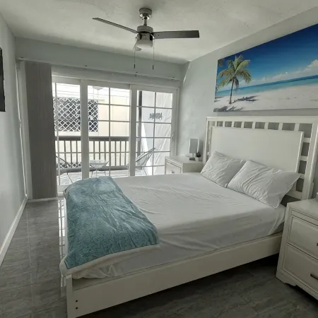 Beach Block Apartment w/ Balcony