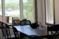 Riverview Getaways (only 13 miles to La Crosse WI or Iowa border) -  Privatzimmer