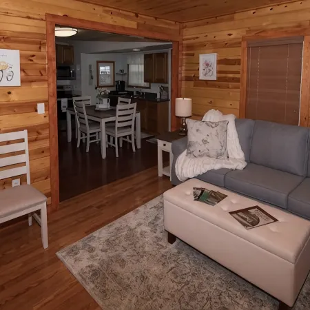 Cozy Bedford Park Retreat