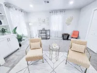 Hot Tub- Rose District-Walk to Shopping & Dining - Bungalows