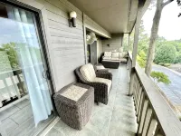 NEW Two Bedroom Lake Getaway! Serene and CLEAN! - 4-Star
