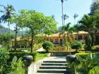 Paradise Bungalows Hotel dekat Air Terjun Kiri Phet