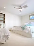 Chic Apt w/parking - Walk to Capitol, Convention Center, museums & shops! - Condos