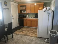 Home Away From Home, Newly Renovated Apartment - Holiday Apartments