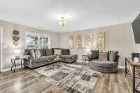 3BR - Pet-Friendly & Close to Downtown Greer
