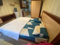 Skyview Apartement by Trie_ak - Holiday Apartments