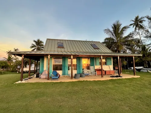 Tranquility Blue: Private island experience. 20 yards from ocean. - 3 stjerner